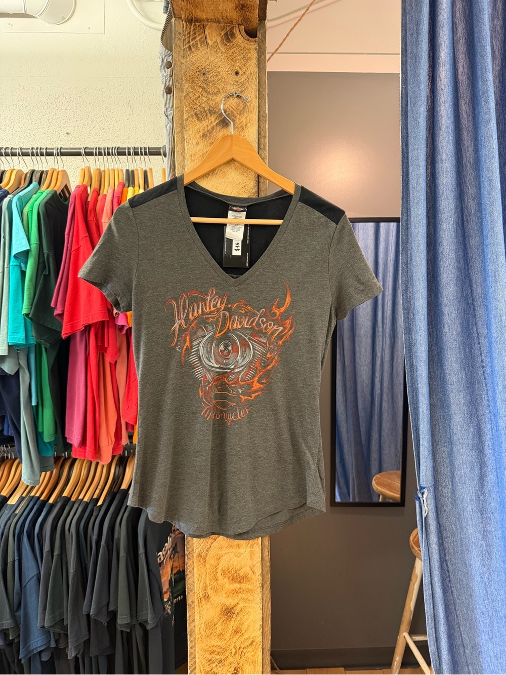 Vintage womens Harley-Davidson Gray V-Neck T-shirt with Orange Flame Graphic